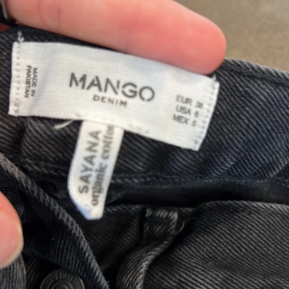 Mango - Picture 4 of 5